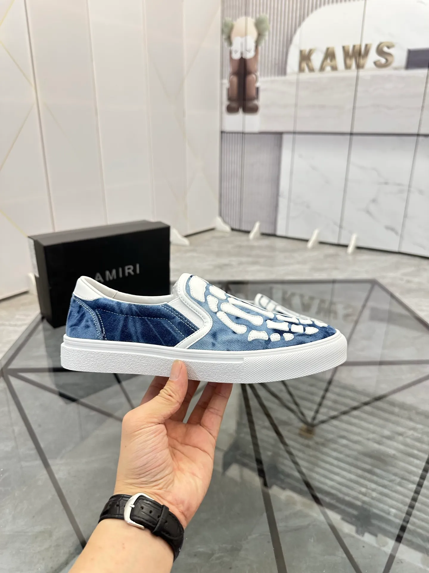 Men's shoes for sale 💰: 💰P420¥ Product trademark: AMIRI*「EMIR*] slip-on Regular size: 38-44 (can be customized to 37.45.46) Product materials: Upper imported original fabric spliced ​​cowhide, breathable lining, original outsole. No.: 1023